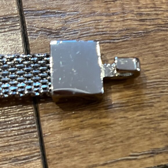 Ellen Tracy Silver Tone Mesh Belt - Picture 6 of 13